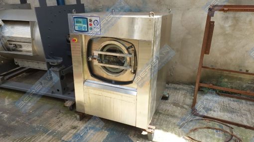 Lavadora extratora Mamute de 30 kg com suspensão - Bersan Máquinas Industriais